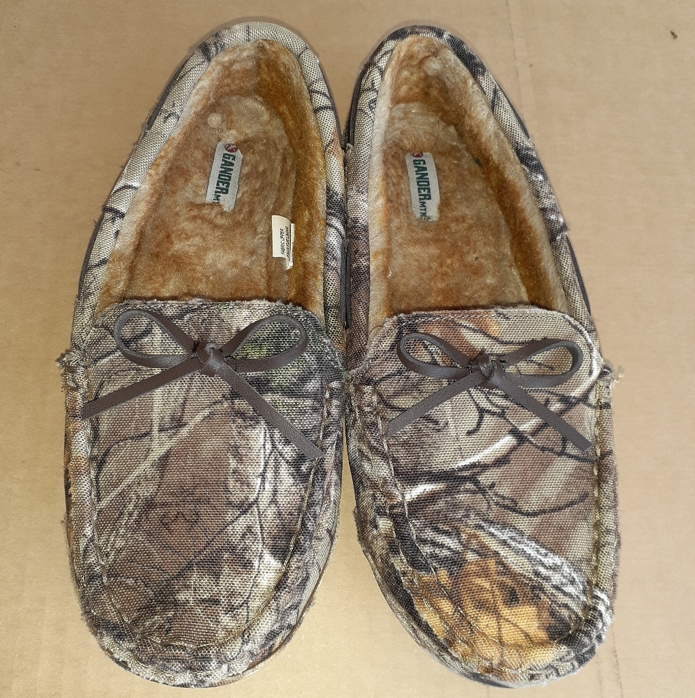 Gander camo moccasin NWOT